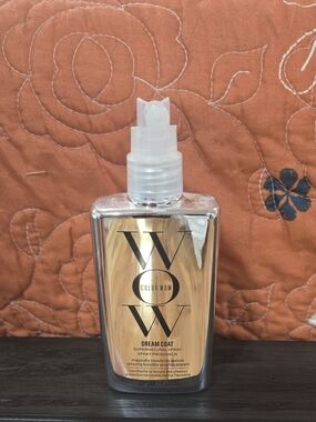 Color WOW Dream Coat Supernatural Spray - Reflective Gold Bottle
